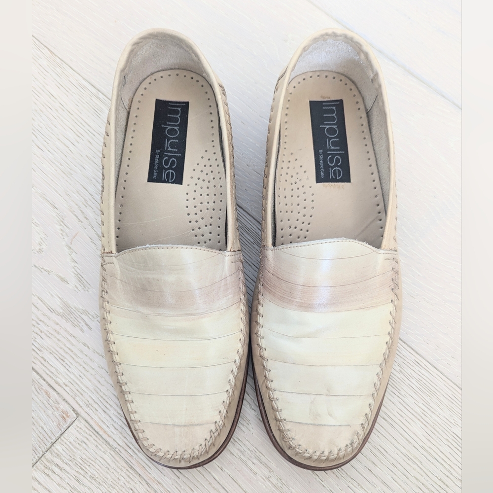 IMPULSE BY STEEPLE GATE Vintage Men's Light Beige Leather Loafer; Size 9
